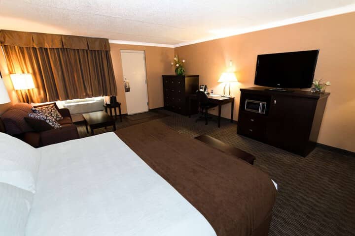 Room 34 of 62
