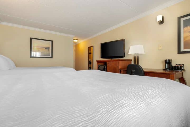 Room 25 of 62