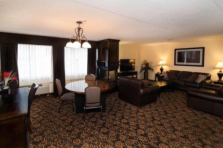 Room 12 of 62